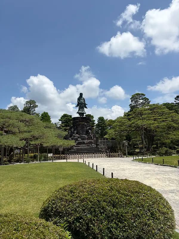 Nothing in Kanazawa Was Made in a Hurry — 180 Years of Garden, Then Gold Beaten to One Ten-Thousandth of a Millimeter