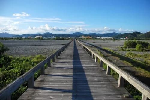 3 Famous Wooden Bridges in Japan & The World’s Longest Horai Bridge