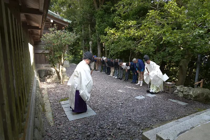 11:00-13:00 Tsukinami-sai and Naorai