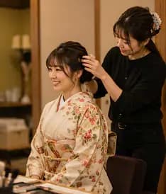 Wear a Kimono in Higashi Chaya — Shot by a Local Photographer Who Knows Every Lane