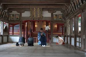 On-Site Experience & Protecting Cultural Heritage]   Formal Worship Ceremony and Cleaning of Shrine Grounds Tour at Munakata Taisha Nakatsu-miya 