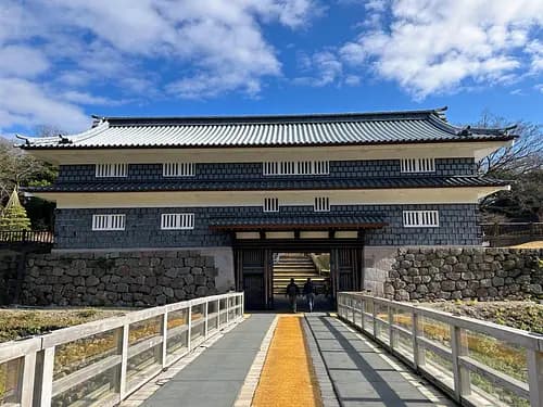 The Kanazawa That Samurai Built — Walked With Someone Who Knows Every Stone