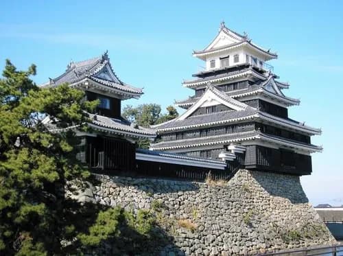 Wonder through the historical city of Nakatsu, Oita Prefecture