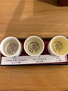 Three Counters on One Street — Gold Leaf, Six Seats Inside a Knife Shop, and 120 Sakes to Choose From