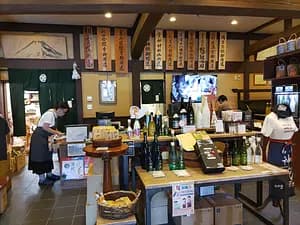 Un premier pas vers le saké japonais à Kyoto!
