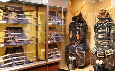 ３ hours, Good Luck Shrine and All Over Japanese Souveniors Tour! Nihonbashi and Ginza.