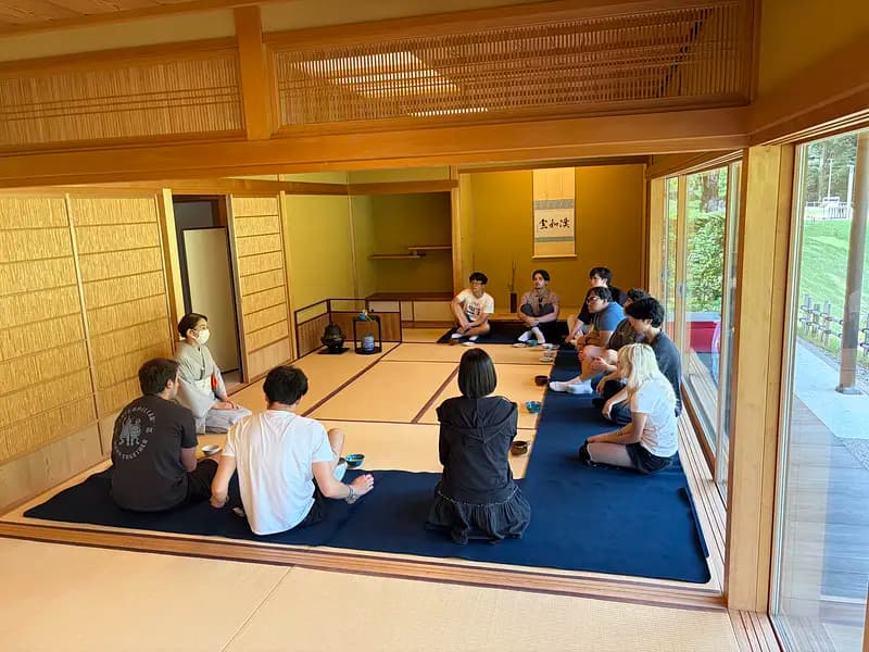 Kanazawa From Both Sides of the Castle Wall — Matcha in the Lords' Private Garden, Then Soup-Making at a Merchant House Trading Since 1865