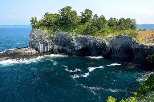 Nanatsugama Caves