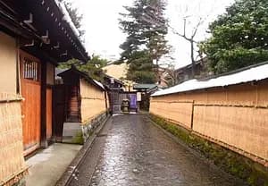 The Kanazawa That Samurai Built — Walked With Someone Who Knows Every Stone