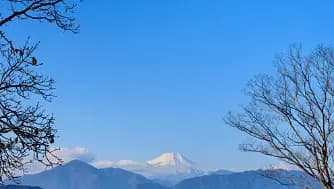 Visit the top of Mt.Takao by lift(gondola) or the cable car!