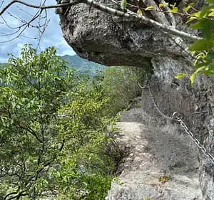 Private Yabakei Gorge hiking and Rakanji Temple Tour