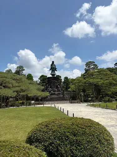Nothing in Kanazawa Was Made in a Hurry — 180 Years of Garden, Then Gold Beaten to One Ten-Thousandth of a Millimeter