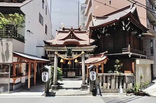 3 hours, Good Luck Shrine and All Over Japanese Souveniors Tour! Nihonbashi and Ginza.