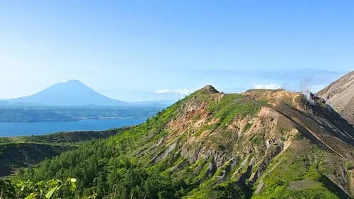 Explore the wilderness in Daisetsuzan, Hokkaido's largest national park