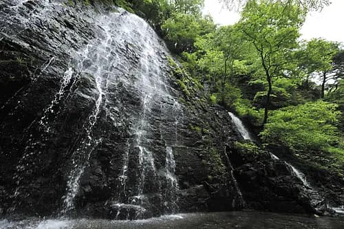 Ryusogataki Falls