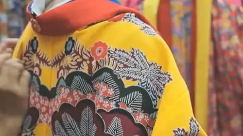 Royal Ryusou Kimono dress fitting in Okinawa: Ryusou