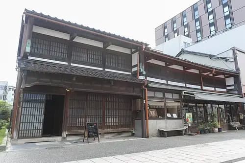 Enjoy Kanazawa cuisine with university students in traditional wooden townhouse, Kanazawa-machiya!